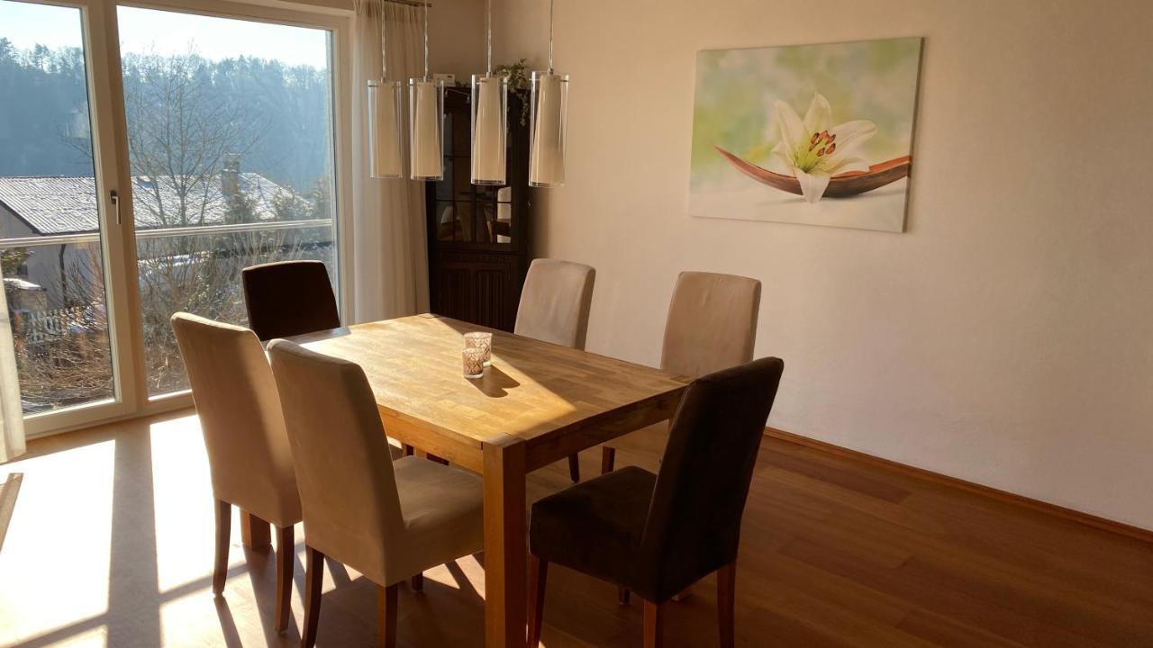 Luxus-Ferienhaus: Geräumige Wohnung mit Balkon und Garten nahe Regensburg Laaber Exterior photo